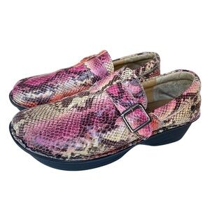 Nurse Mates Size 11 Womens Shoes Gelsey Pillowtop Clogs Colorful Pink Faux Snake